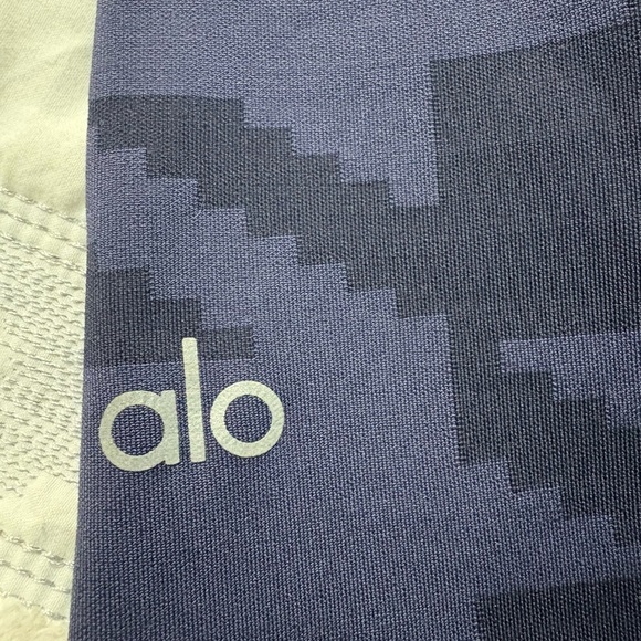 Alo Yogo Airbrush Blue Houndstooth Pattern Full Length Leggings. Size Small - Picture 8 of 11